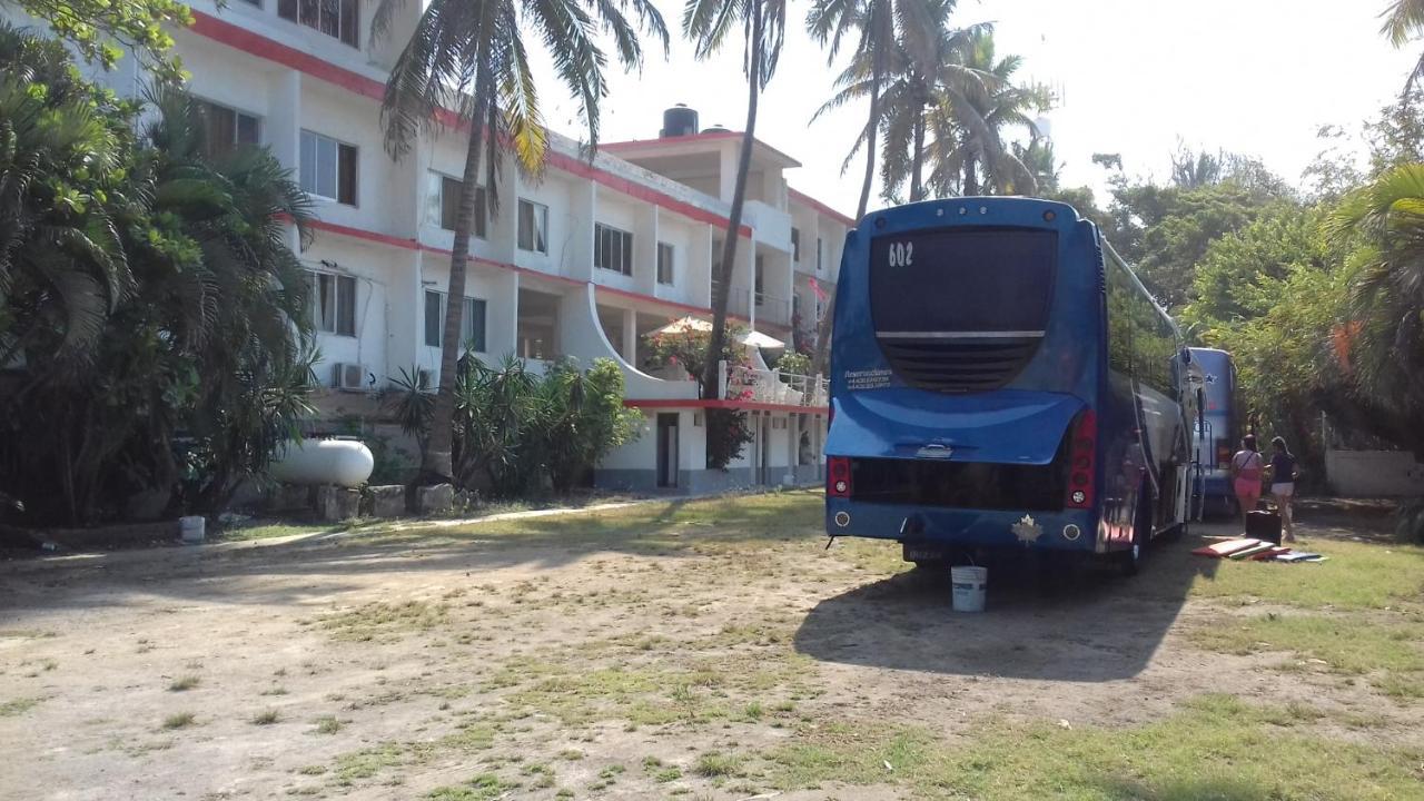 Delfin Playa Azul Hotel Lazaro Cardenas  Exterior photo