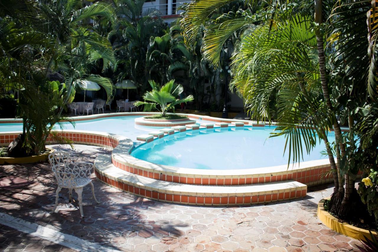 Delfin Playa Azul Hotel Lazaro Cardenas  Exterior photo